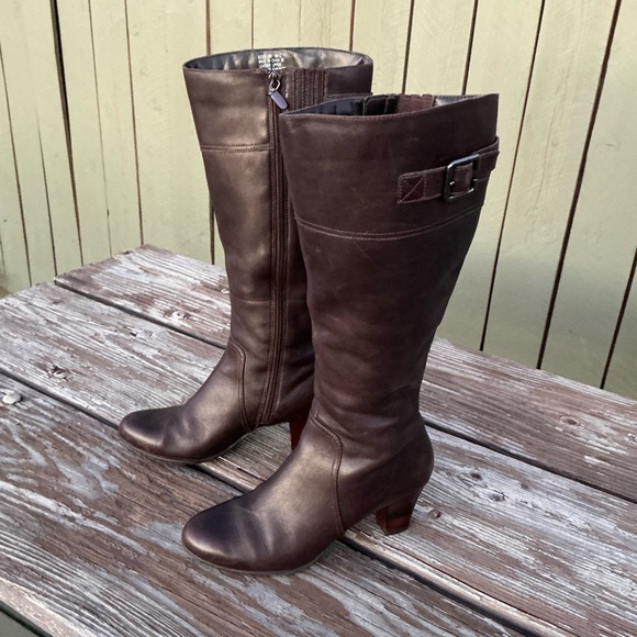 Tall Boots CLARKS Brown Leather Riding Boots Zip Side Flat Riding Boots Size8M - Picture 1 of 8